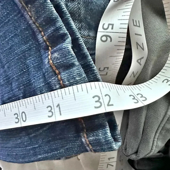 TORRID | Distressed Boyfriend Jeans High Rise Medium Wash | Size 12 - Picture 9 of 9